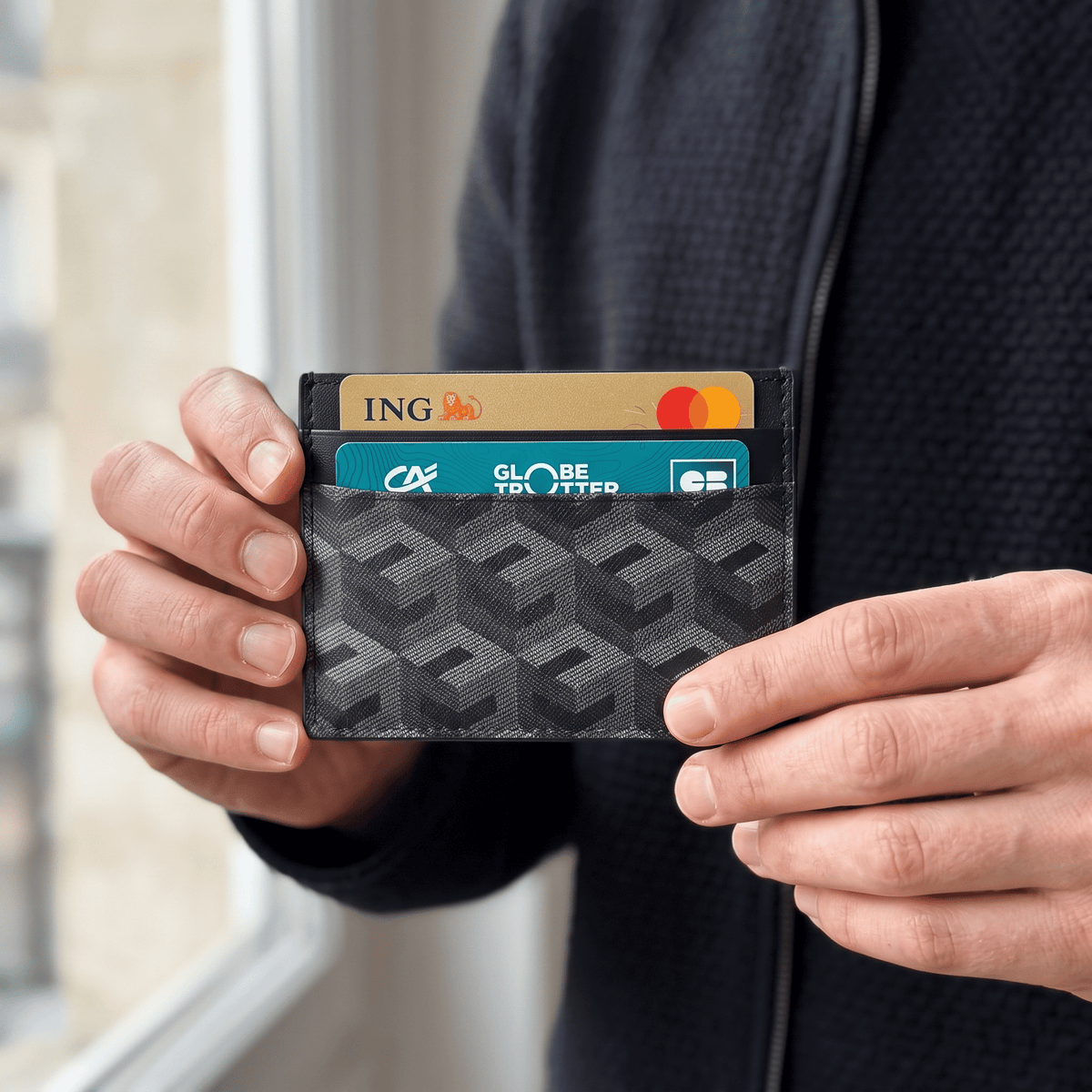 Porte-cartes en cuir motif monogramme